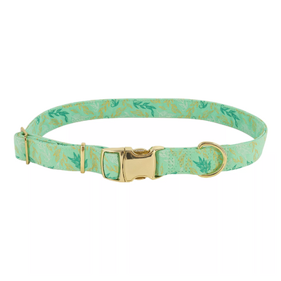 Metallic Collar Graceful Green Leaves